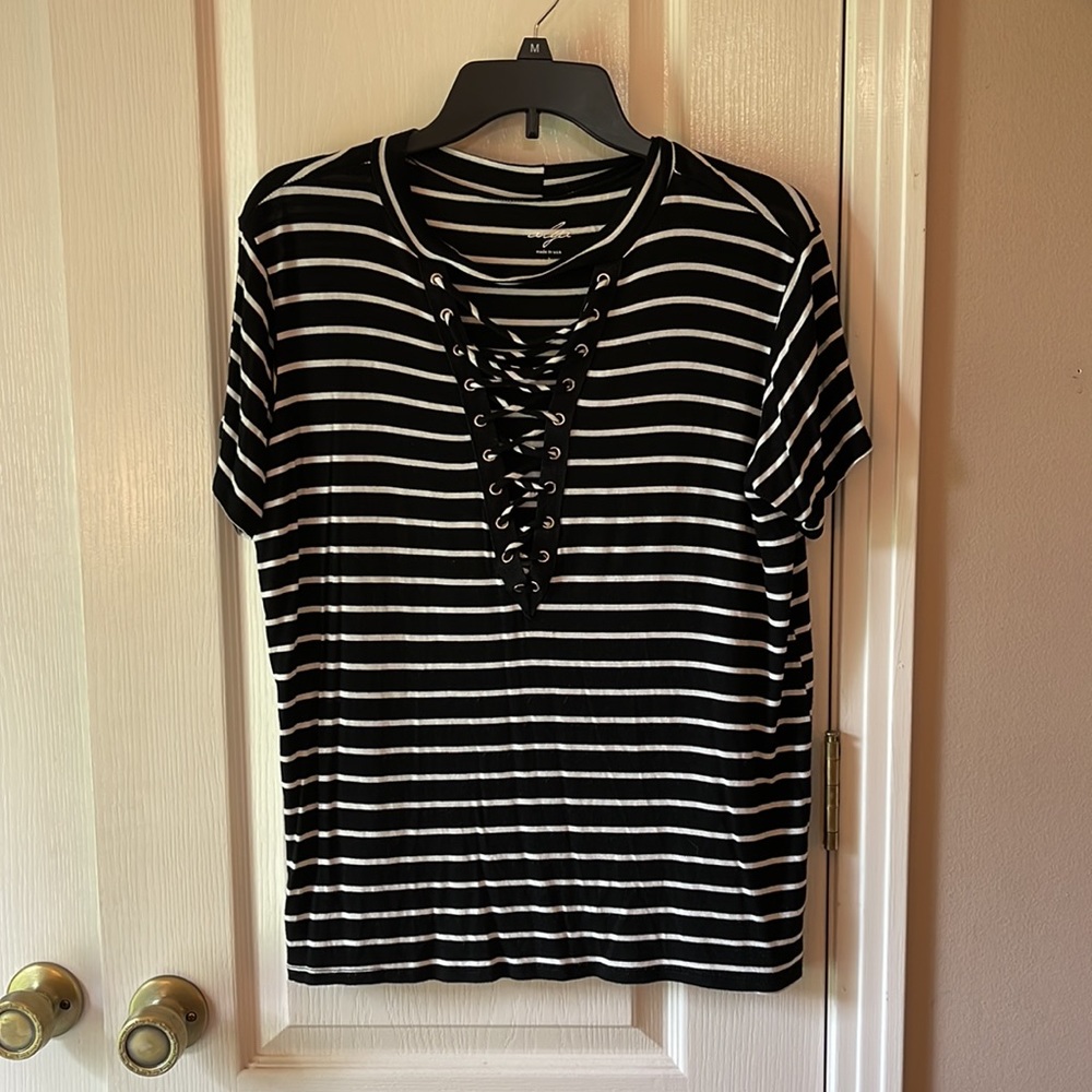 Alya black and white top